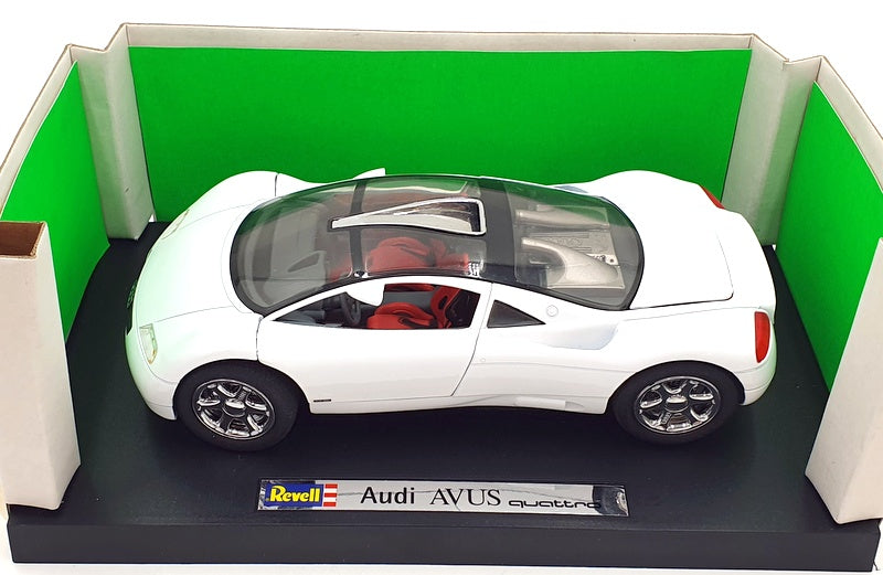 Revell 1/18 Scale Diecast 08913 - Audi Avus Quattro - White