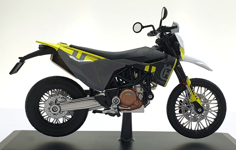 Maisto 1/12 Scale 32726 - 2023 Husqvarna 701 Supermoto Motorbike Black/Grey