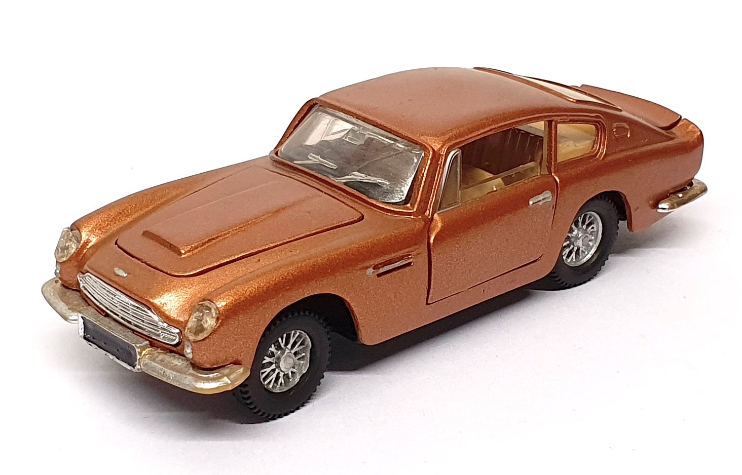 Dinky Toys 11cm Long Original Diecast 153 - Aston Martin DB6 - Copper