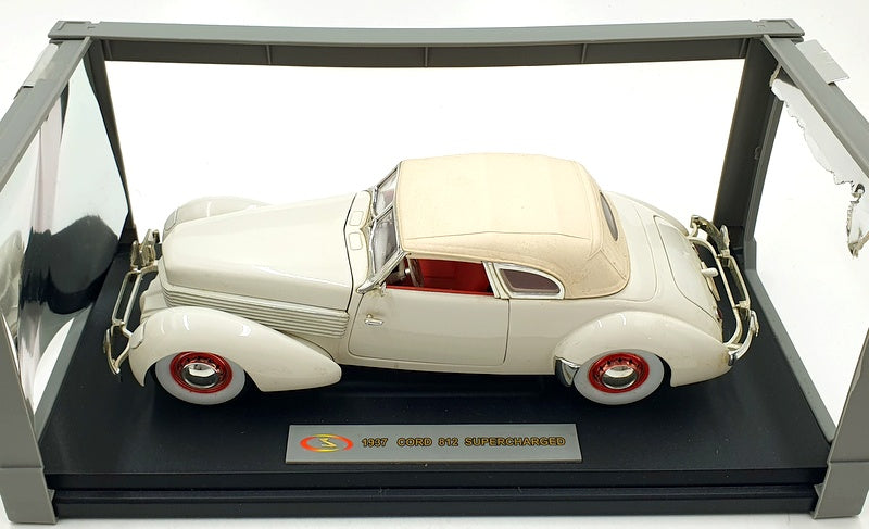 Signature 1/18 Scale Diecast 18112 - 1937 Cord 812 Supercharged - White