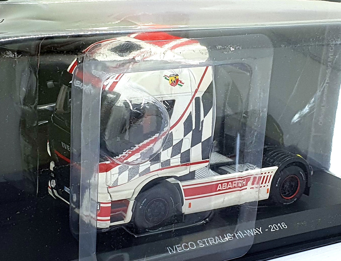 Hachette 1/43 Scale G1470001 - 2016 Iveco Stralis HI-WAY - White