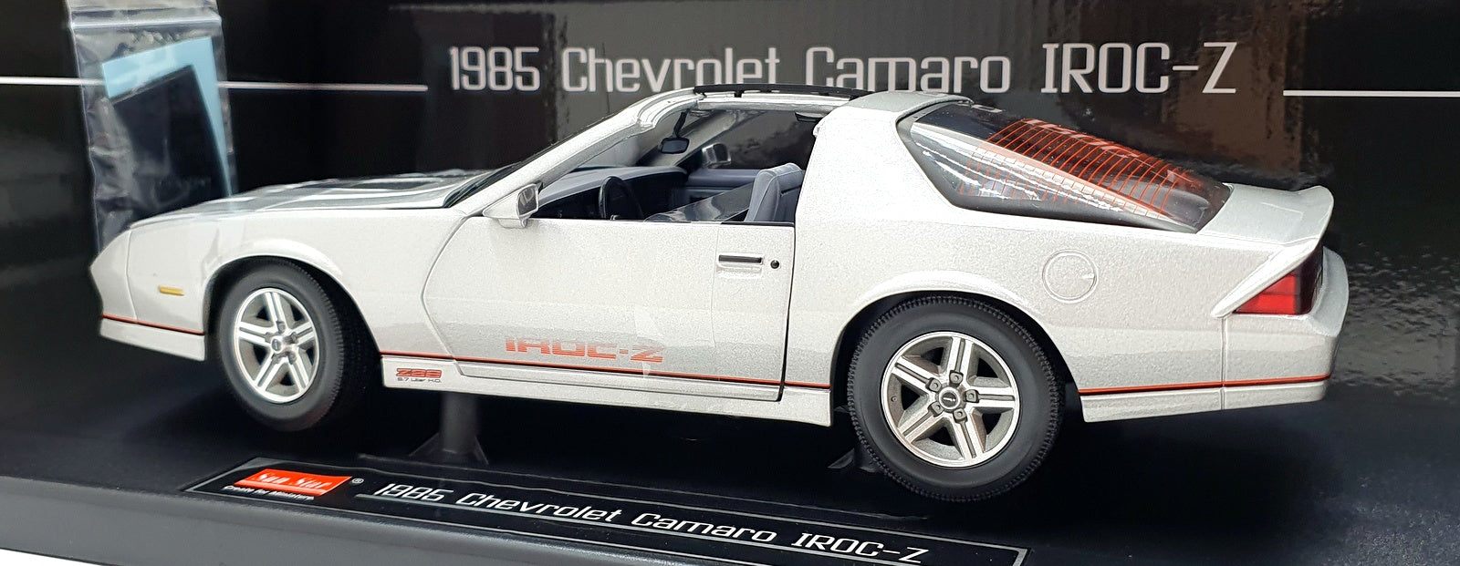 Sun Star 1/18 Scale Diecast 1947 - 1985 Chevrolet Camaro IROC-Z - Silver