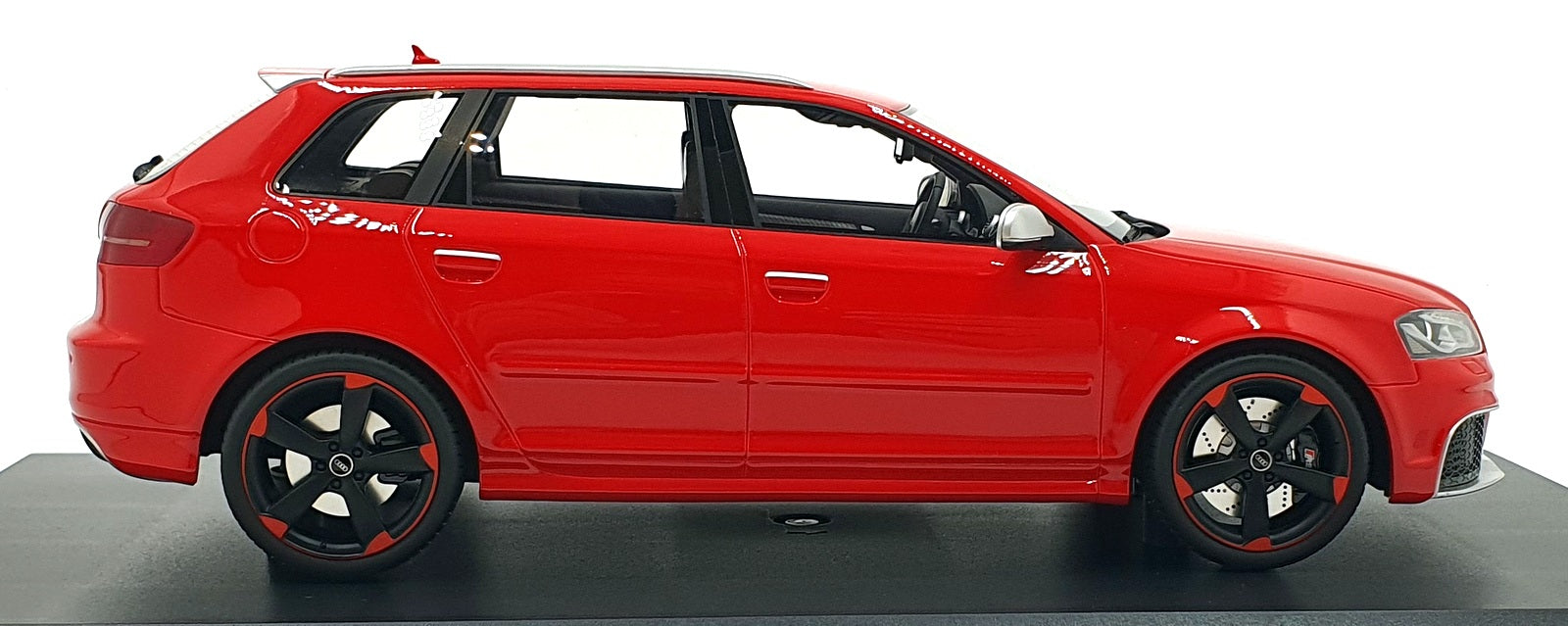 DNA Collectibles 1/18 Scale DNA000056 - Audi RS3 - Red