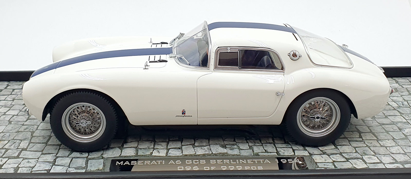 Minichamps 1/18 Scale Resin 107 123460 - Maserati A6 GCS Berlinetta 1954 White