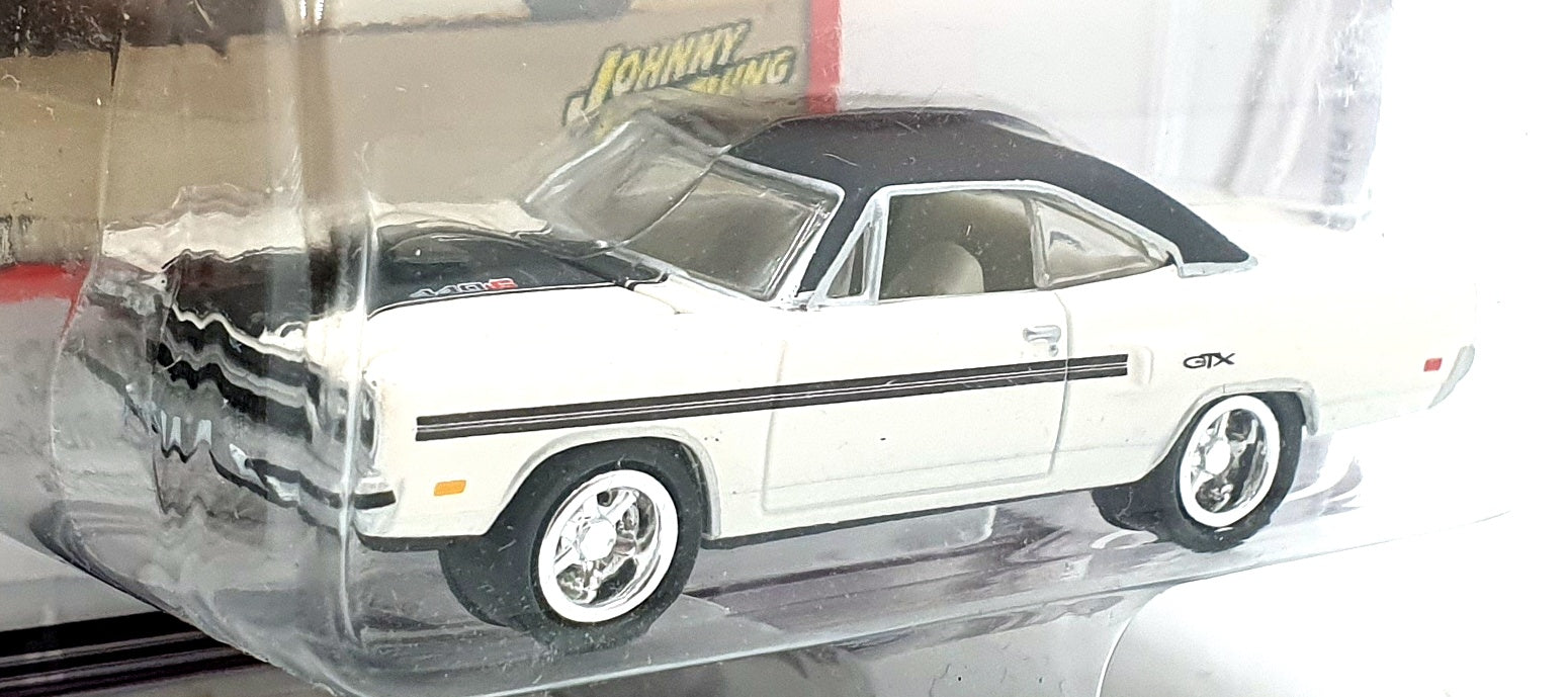 Johnny Lightning 1/64 Scale JL 239-03 - 1970 Plymouth GTX - White