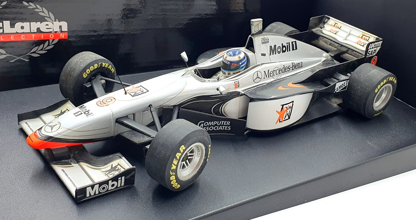 Minichamps 1/18 Scale 530 971809 Mclaren Mercedes MP4/12 M.Hakkinen F1