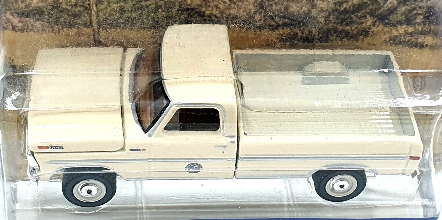 Greenlight 1/64 Scale 44965-C - 1972 Ford F-250 Truck - Fall Guy