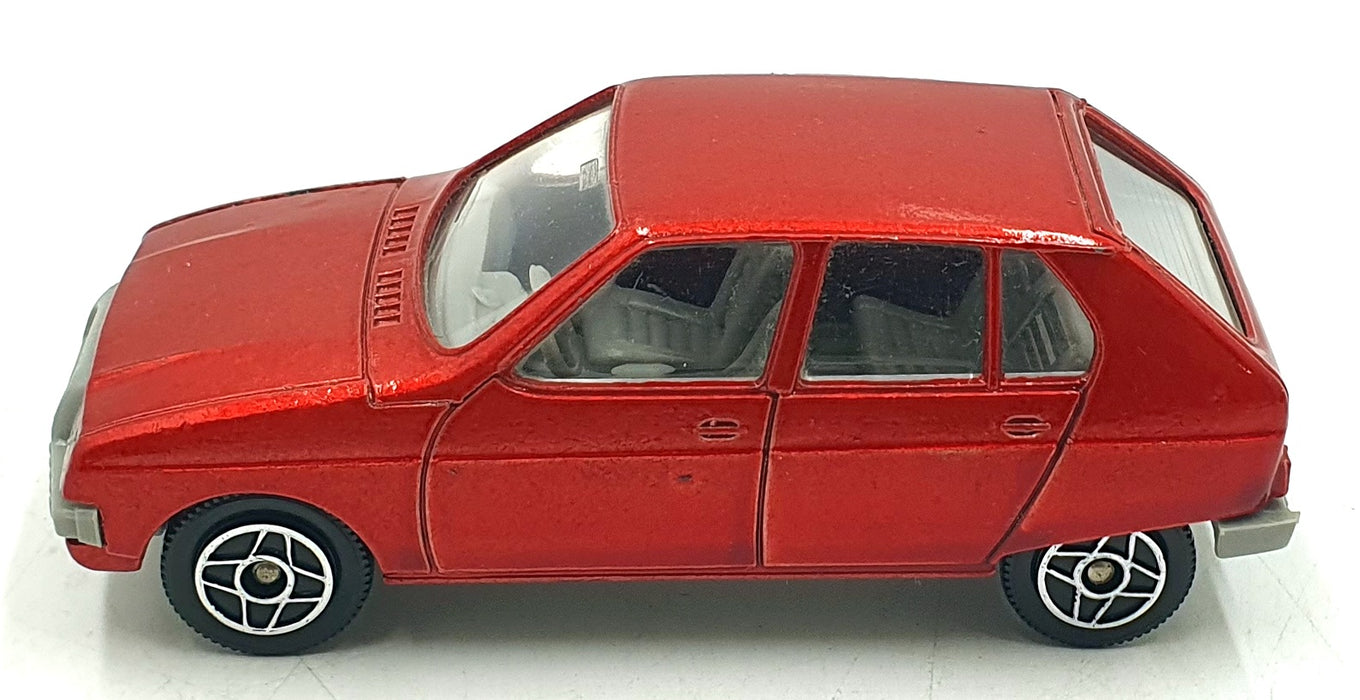 Solido 1/43 Scale 1201 - Citroen Visa - Red