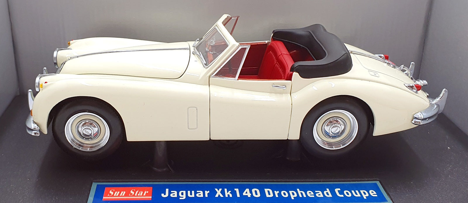 Sun Star 1/18 Scale 2803 - Jaguar XK140 Drophead Coupe - White