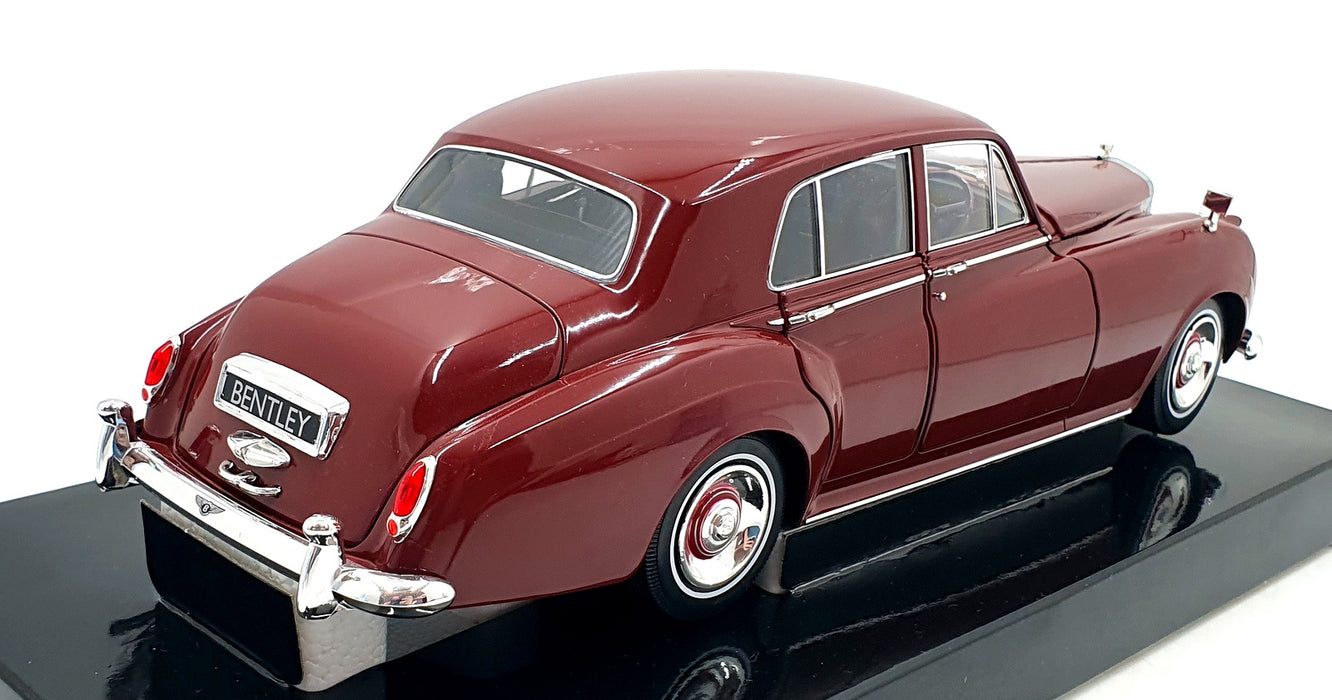 Minichamps 1/18 Diecast 100 139955 - Bentley S2 1960 - Red