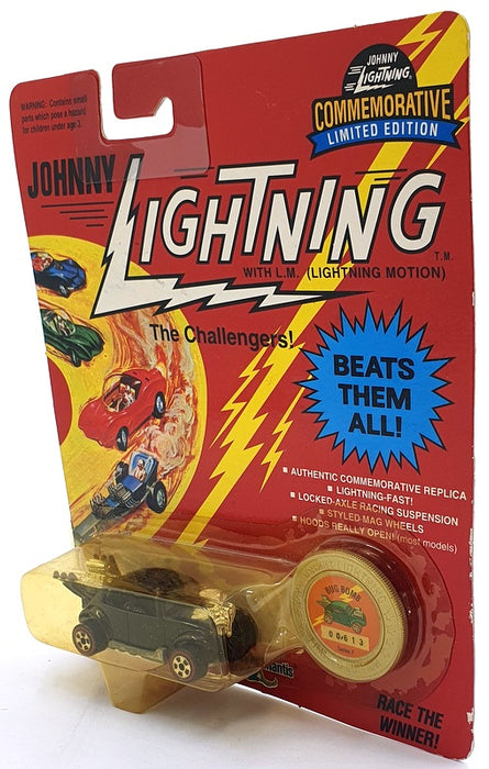 Johnny Lightning 1/64 Scale 100-160 - The Challengers VW Bug Bomb - Black