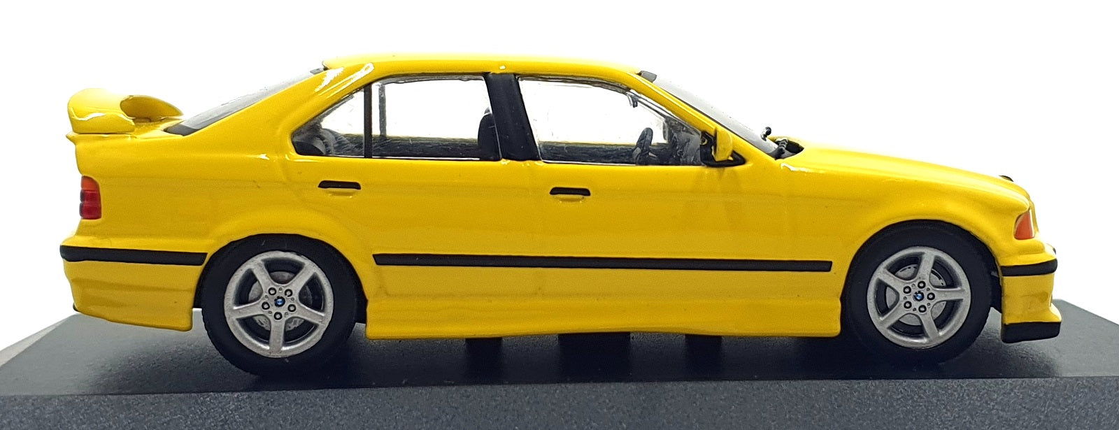 Minichamps 1/43 Scale 430 024300 - 1994 BMW 318is - Yellow