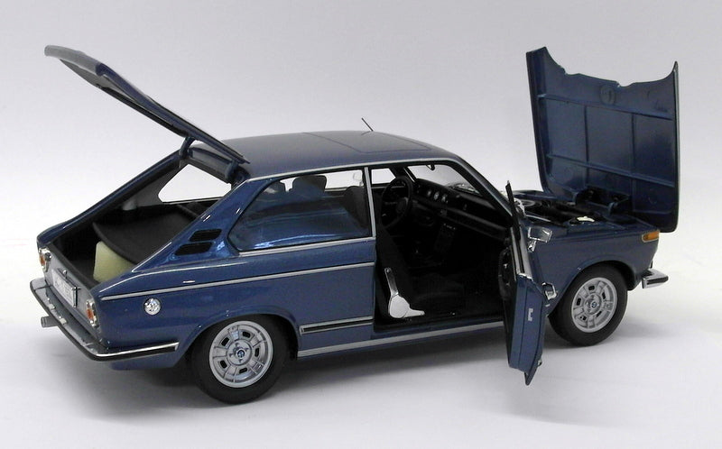 Minichamps 1/18 Diecast 180 021010 - BMW 2002 tii Touring 1971 Blue Metallic