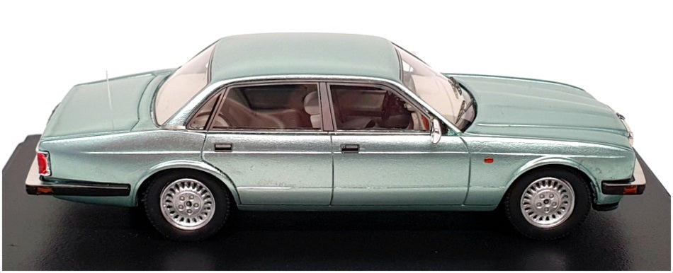 Neo 1/43 Scale Resin NEO49603 - Jaguar XJ40 Sovereign - Met Lt Green