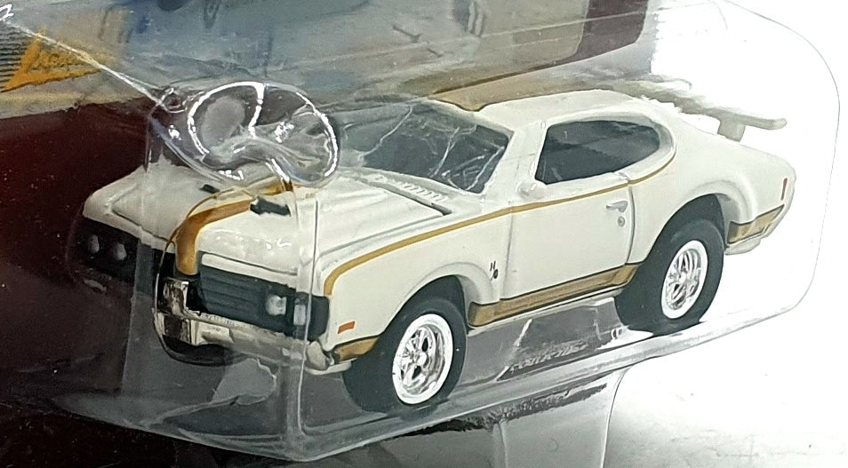 Johnny Lightning 1/64 Scale 291-01 - 1969 Oldsmbile 442 - White/Gold