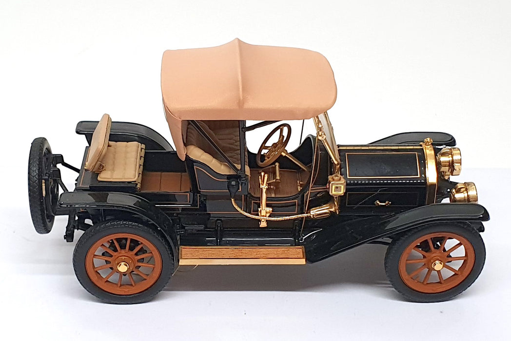 Franklin Mint 1/24 Scale 17626K - 1910 Cadillac Model Thirty Roadster - Black 
