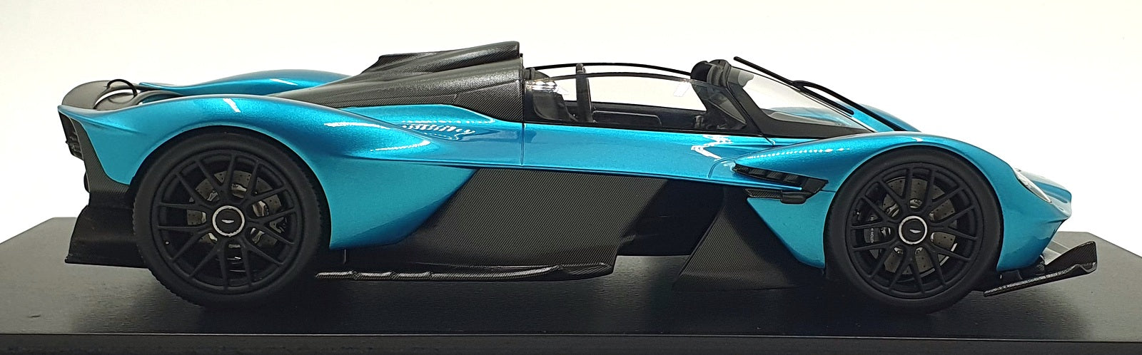 Spark 1/18 Scale 18S1035 - Aston Martin Valkyrie Spyder 2023 - Met. Blue