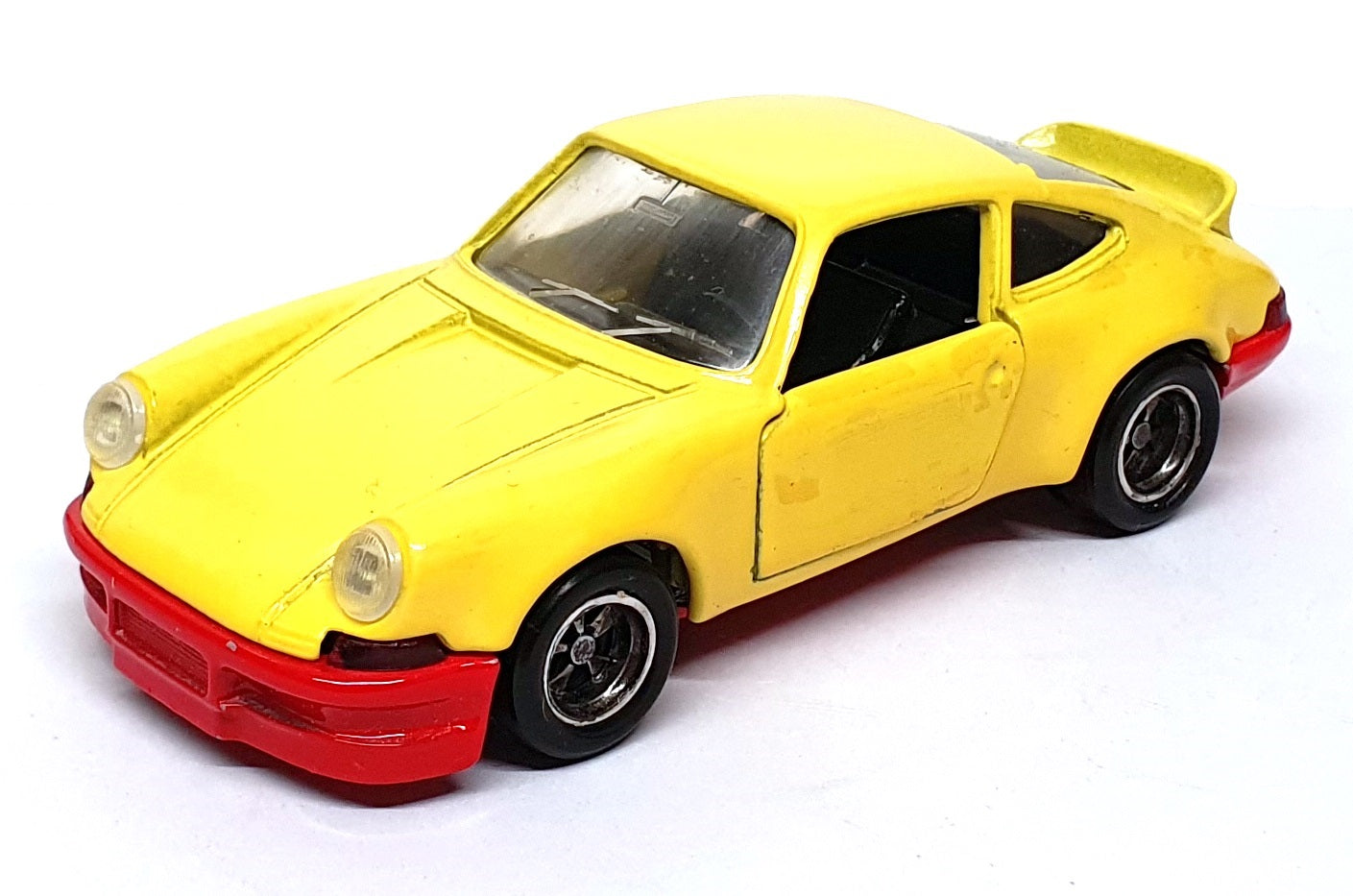 Solido 1/43 Scale Diecast No. 68 - Porsche 934 - Yellow