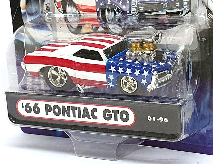 Muscle Machines 1/64 Scale 71151 01-96 - 1966 Pontiac GTO - Stars & Stripes