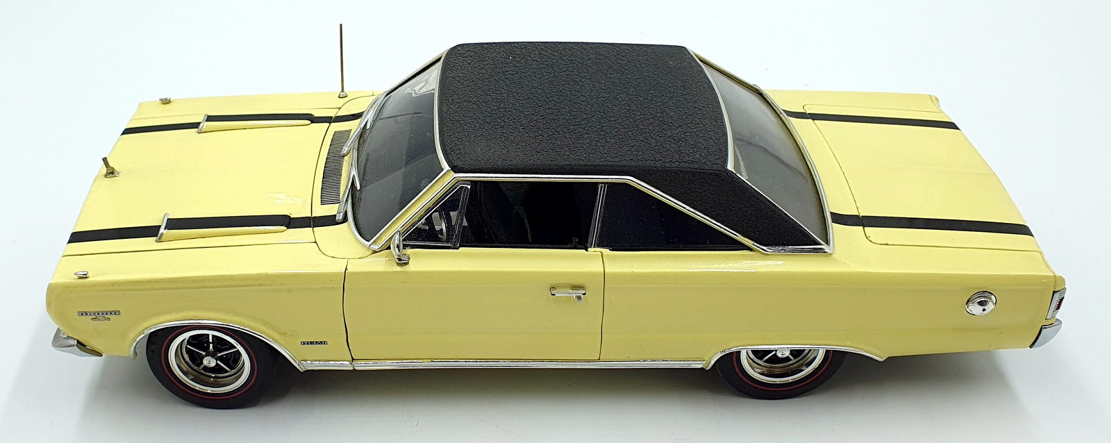Diecast Promotions 1/18 Scale DC12226M - 1967 Plymouth GTX - Cream/Yellow 
