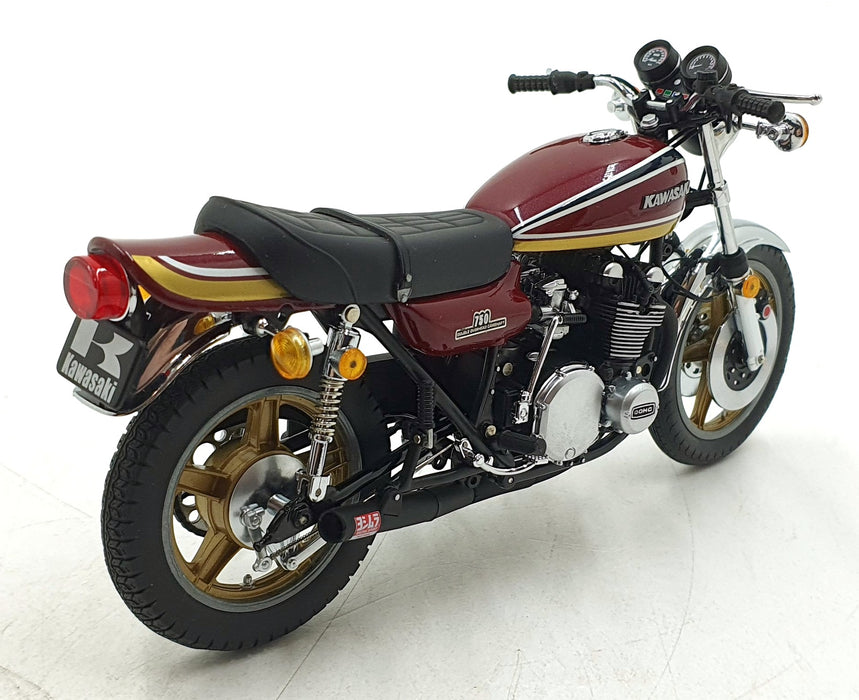 Milestone 1/12 Scale BK130 - Kawasaki ZII 750 Double Overhead Camshaft - Red