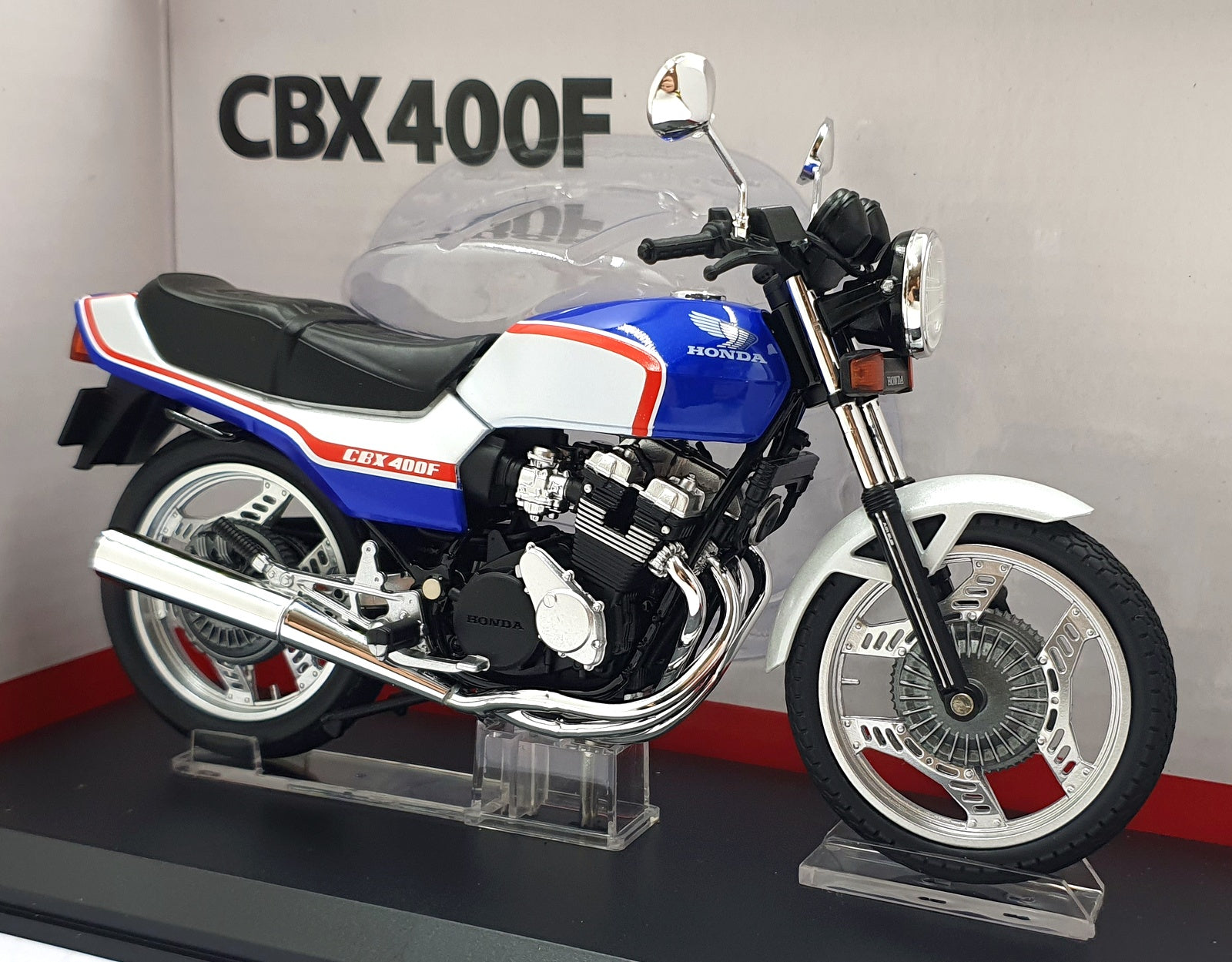 Aoshima 1/12 Scale 11159-4200 - Honda CBX 400F Motorcycle - Blue