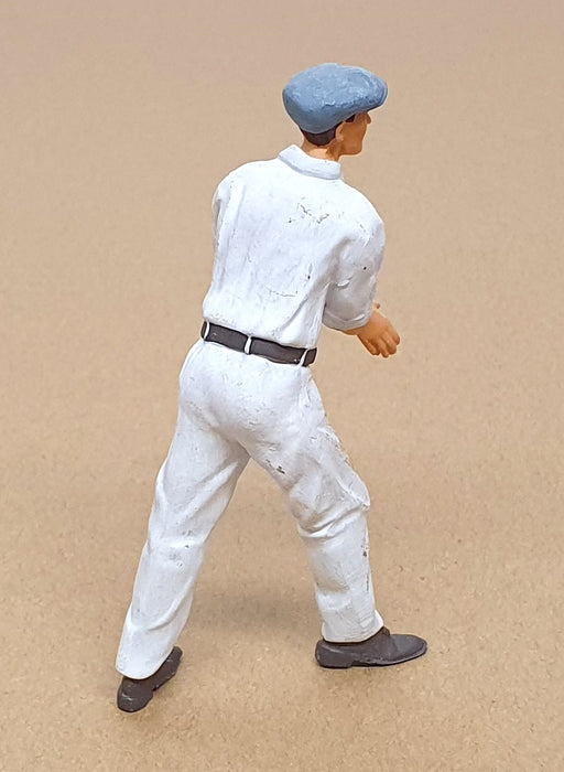 Figutec 1/18 Scale 180103 - F1 Mercedes Benz Mechanic Resin Figure Model
