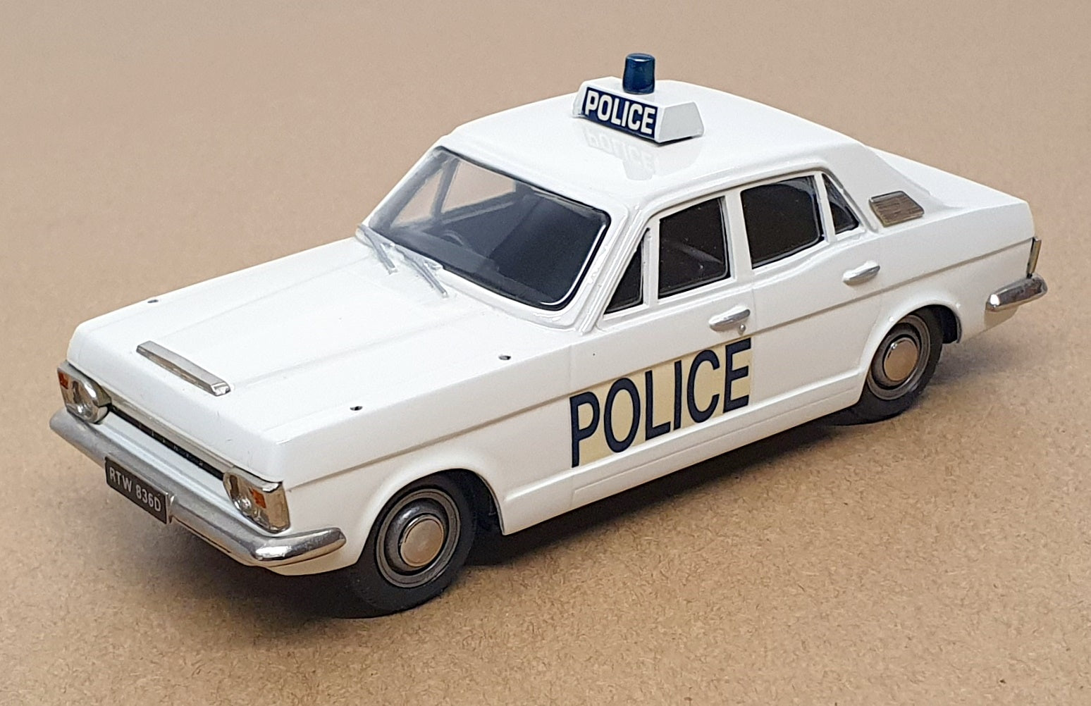 Pathfinder Minicar 43 1/43 Scale MC66P - 1966 Ford Zephyr Mk. IV Police - White