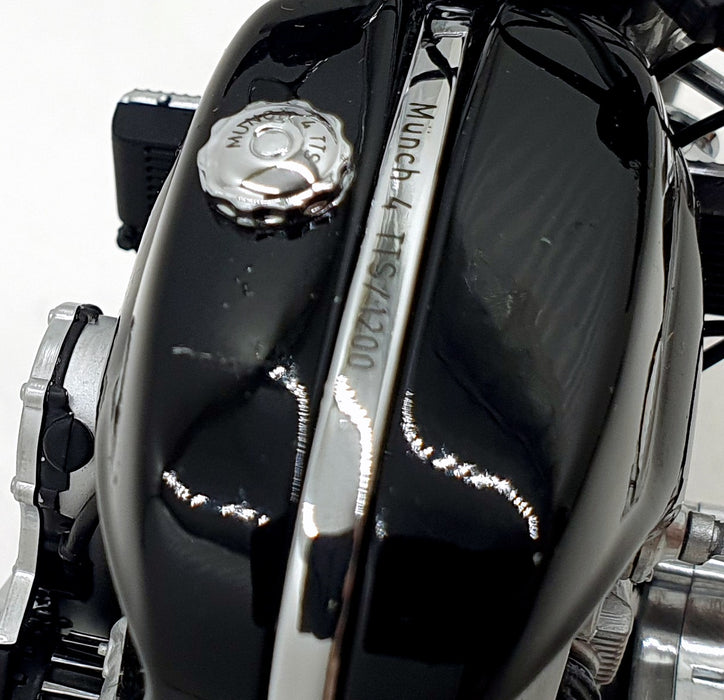 Minichamps 1/12 Scale 122 011000 - 1966 Munch Mummut 4 TTS - Black/Silver