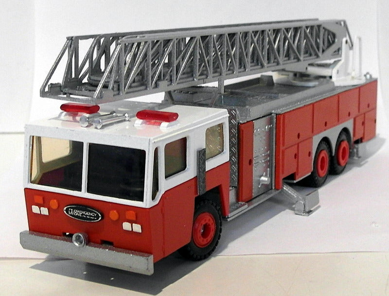Conrad 1/50 Scale Diecast 5504 - E-One Fire truck witn 5-section 135' ladder