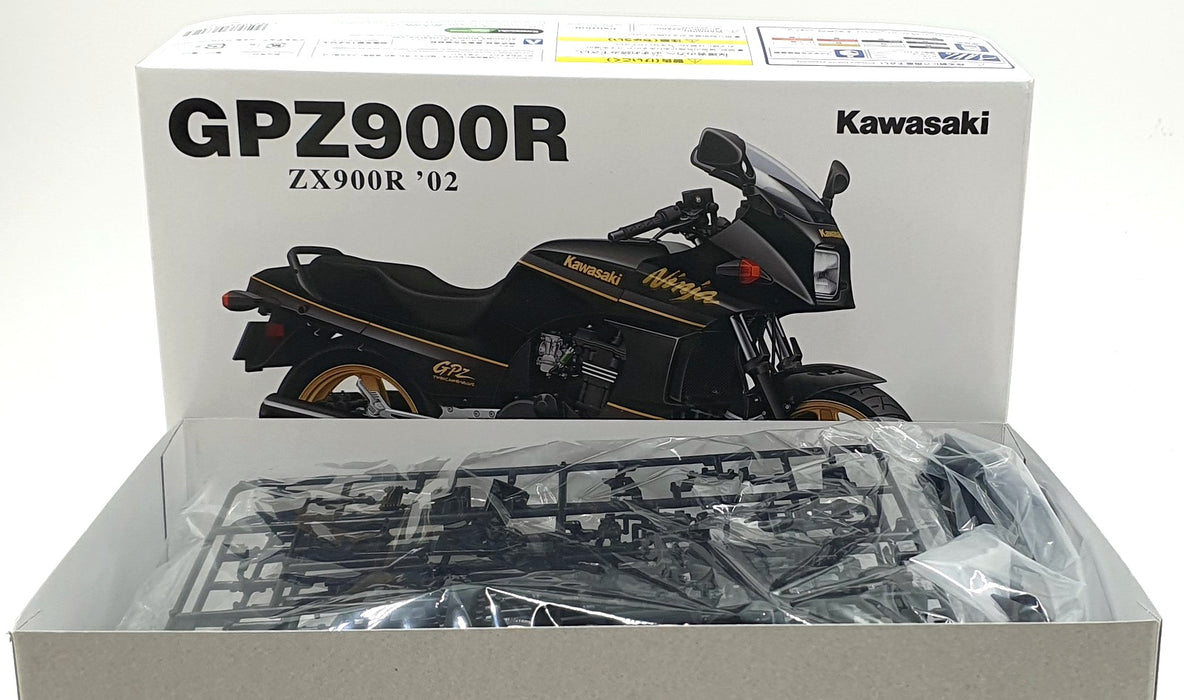 Aoshima 1/12 Scale Kit 06312 - Kawasaki GPZ900R ZX900R Ninja 2002