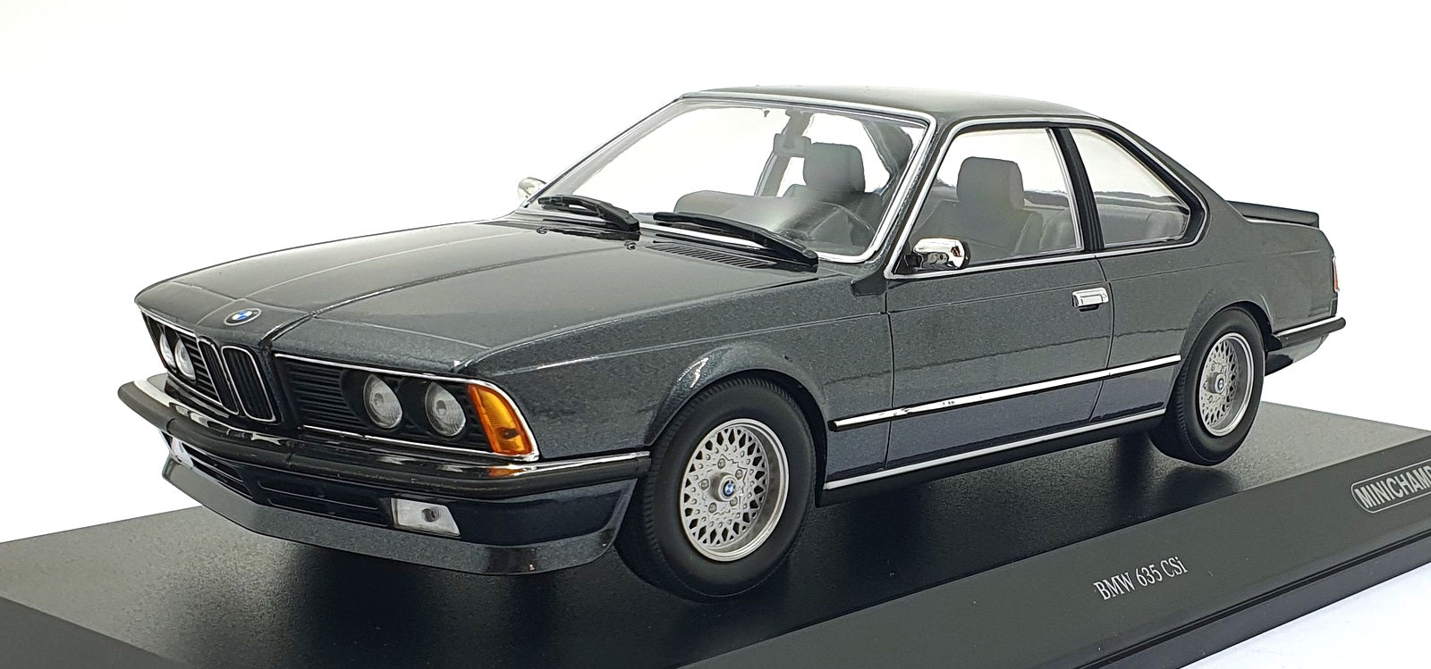 Minichamps 1/18 Scale Diecast 155 028106 - 2002 BMW 635 CSi - Met. Grey