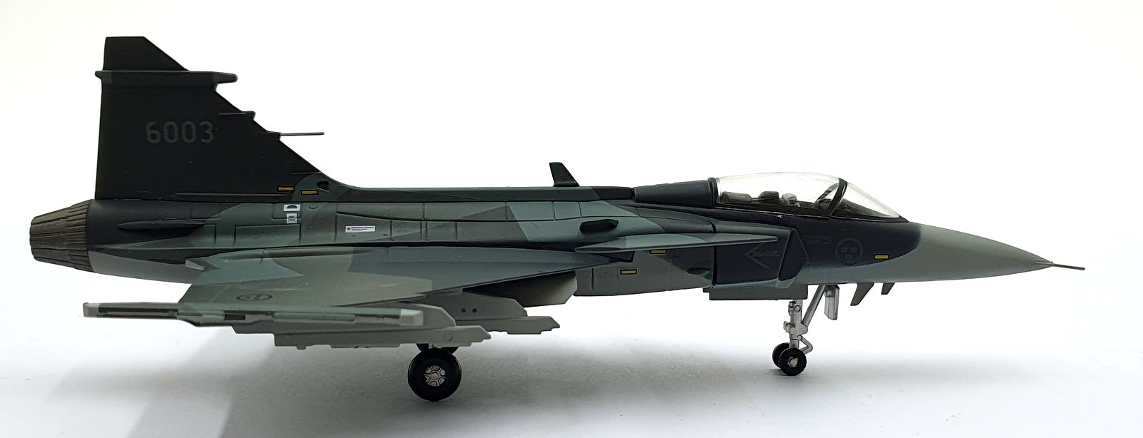 Aviation 72 1/72 Scale AV72-43-010 - Saab Gripen Swedish AF 6003
