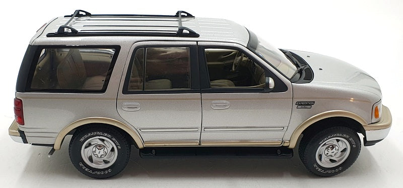UT Model 1/18 Scale Diecast 22711 - Ford Expedition Eddie Bauer Ver - Silver