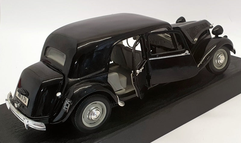 Maisto 1/18 Scale Model Car 31821 - 1952 Citroen 15CV 6 Cyl - Black