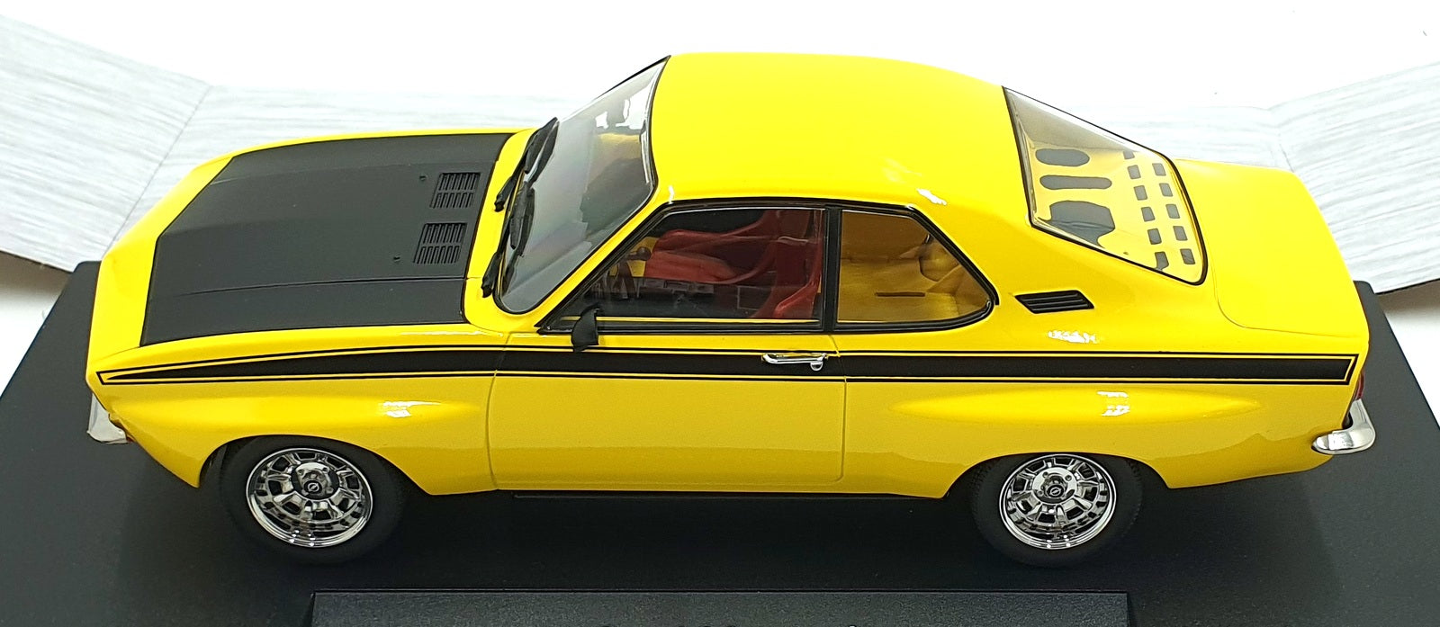 MCG 1/18 Scale Diecast MCG18426 - Opel Manta A - Yellow