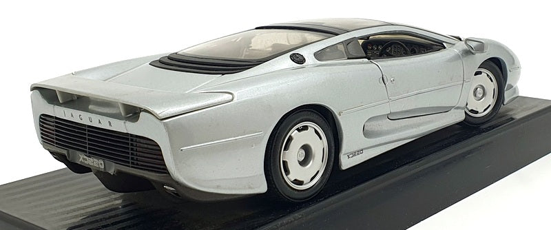 Maisto 1/18 Scale Diecast 31807 - 1992 Jaguar XJ220 - Silver
