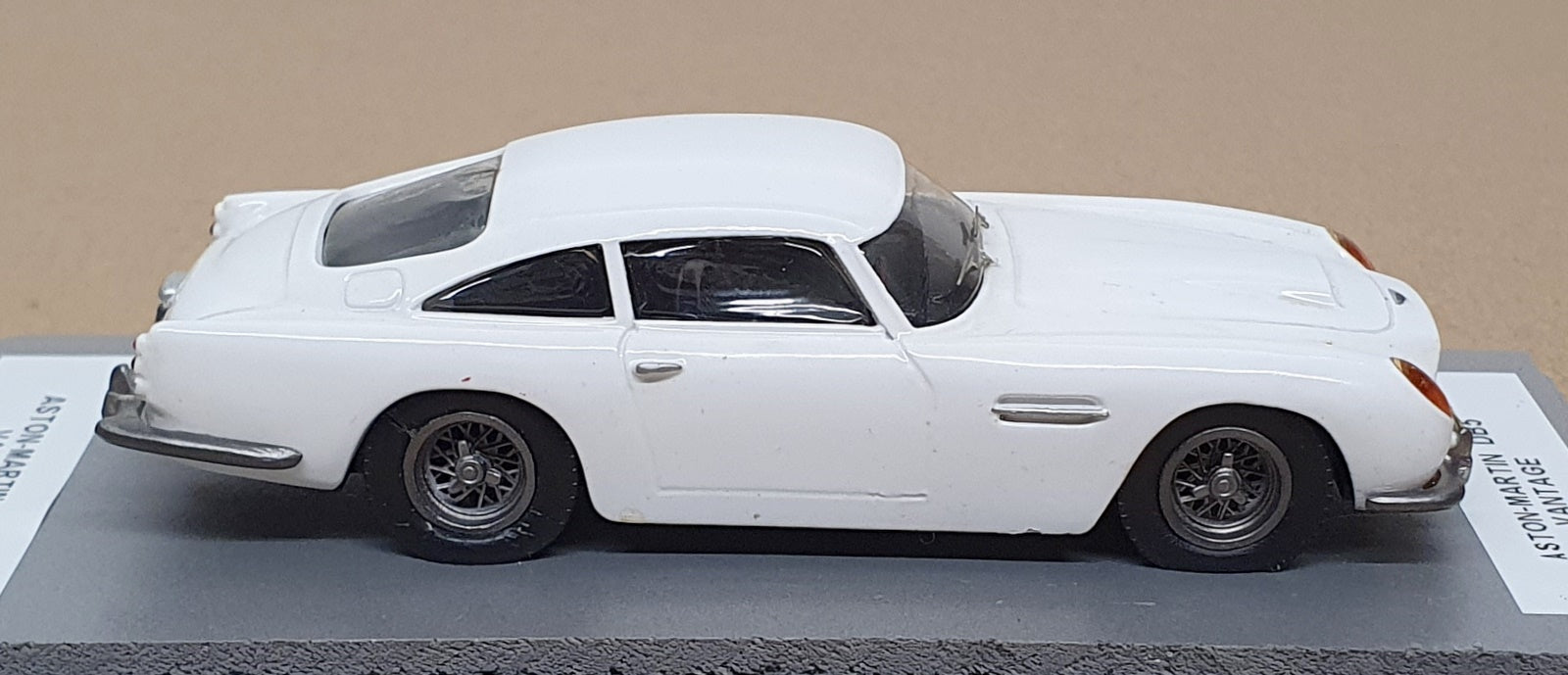Grand Prix Models 1/43 Scale Built Kit GPM02W - Aston Martin DB5 Vantage - White