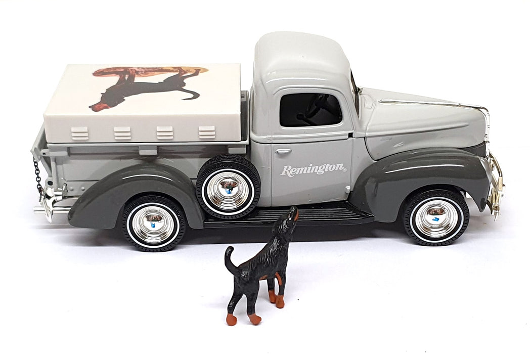 Ertl 1/24 Scale F828 - 1940 Ford Pick-Up With Dog Kennel (Remington) Grey