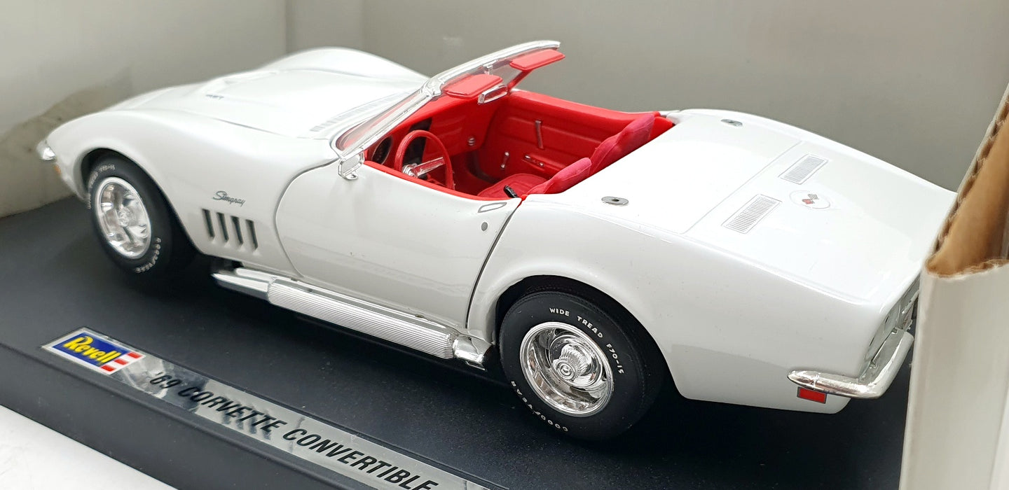 Revell 1/18 Scale Diecast 8826 - 1969 Chevrolet Corvette Convertible - White