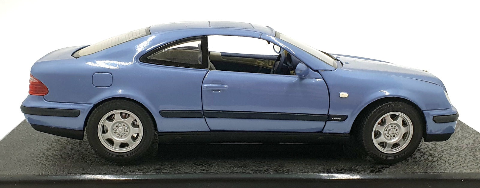 Anson 1/18 Scale B6 600 5221 - Mercedes Benz CLK - Blue/Purple