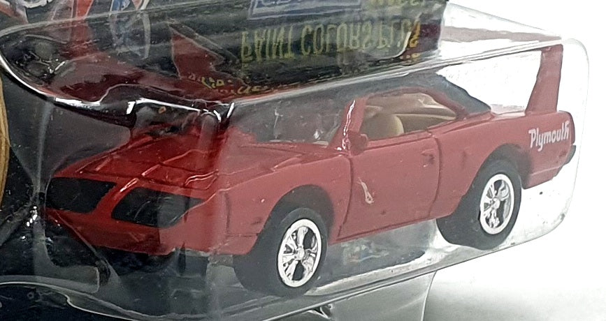 Johnny Lightning 1/64 Scale 200-100 - Muscle Cars USA 1970 Plymouth Superbird