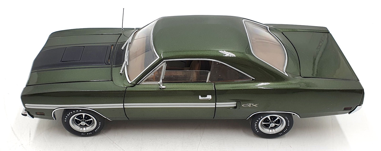 GMP 1/18 Scale Diecast G1803116 - 1970 Plymouth GTX - Green