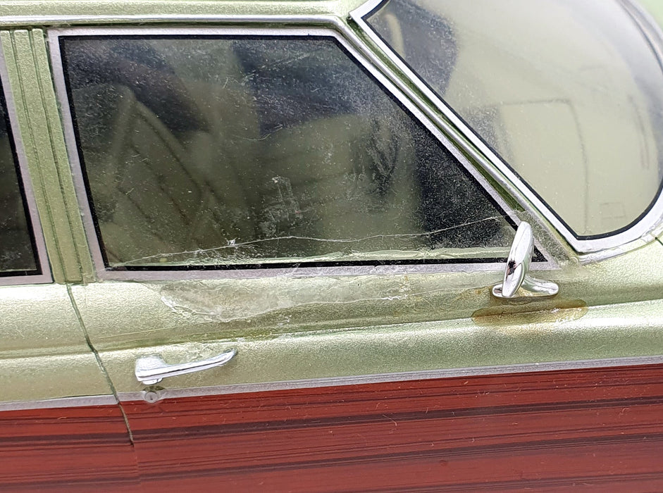 BOS Models 1/18 scale BOS094 - Buick Estate Wagon - Light Green/Wood 