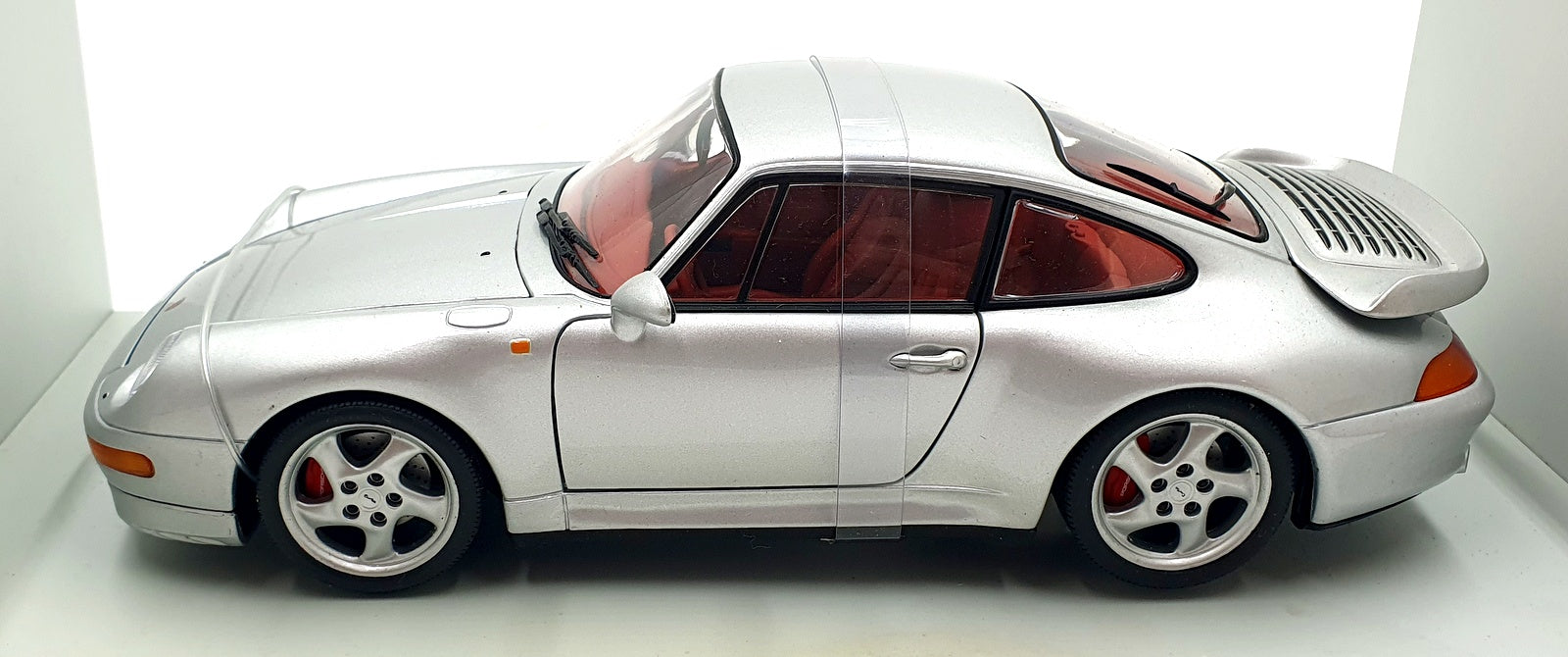 UT Models 1/18 Scale Diecast 27813 - Porsche 911 Turbo 993 - Silver