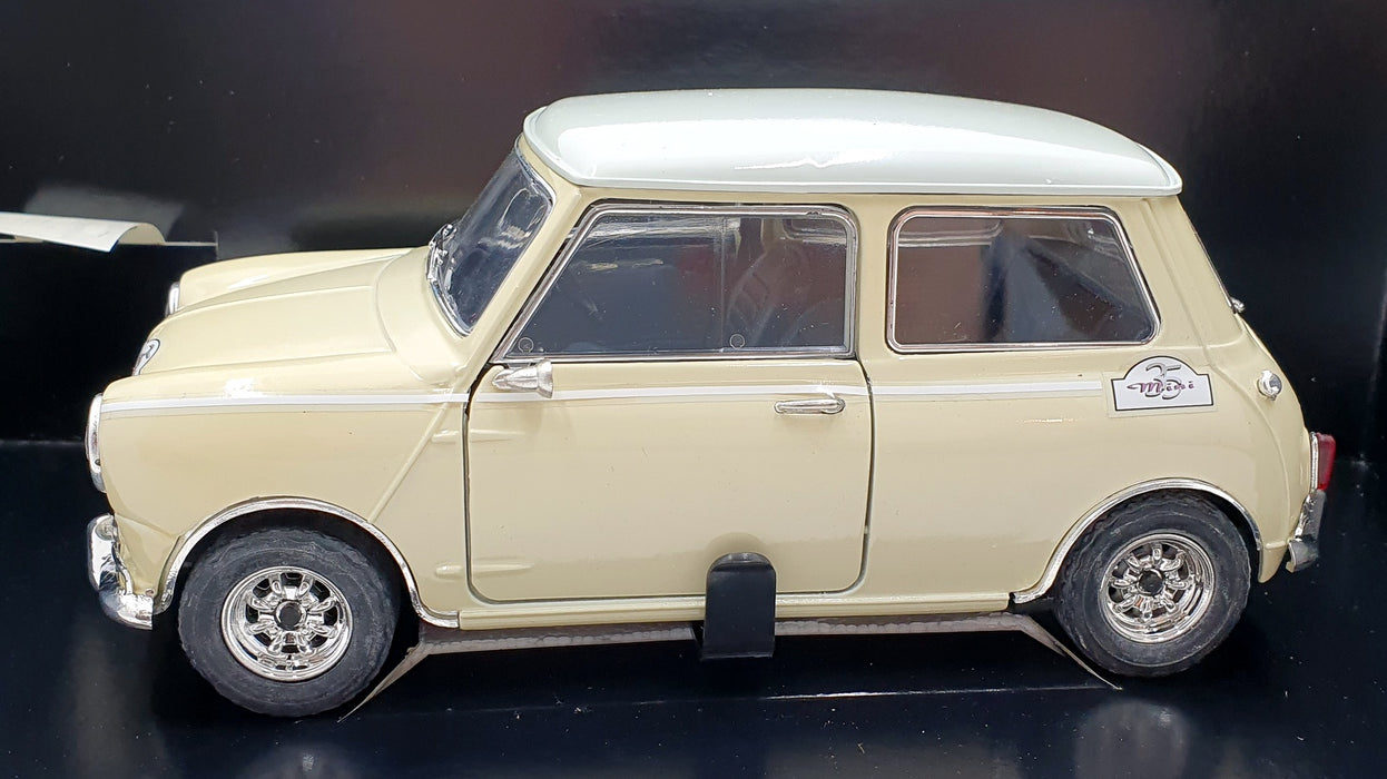 Solido 1/18 Scale Diecast  27411 - Austin Mini Cooper Mini 35 - Cream/White