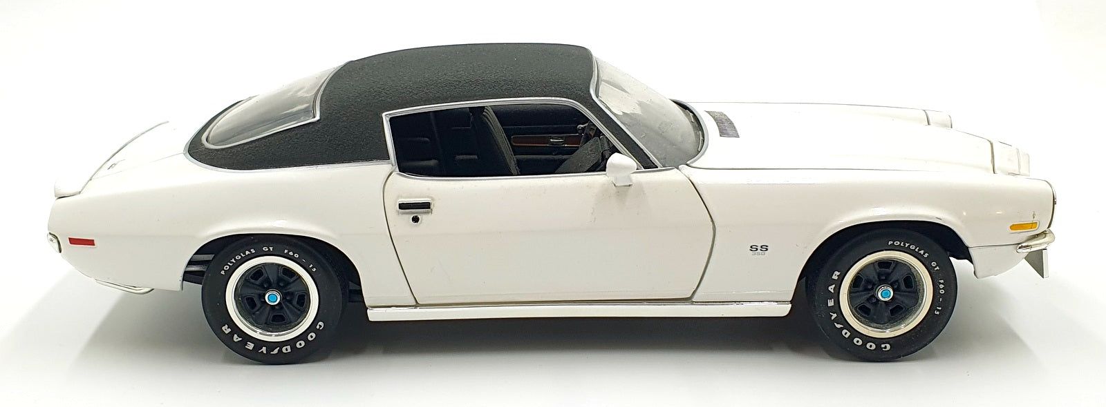 Ertl 1/18 Scale Diecast 16126C - Chevrolet Camaro SS 350 - White/Black
