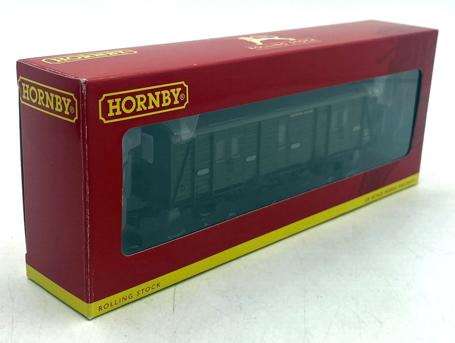 Hornby OO Gauge (1/76) R 4301A - SR Maunsell Passenger Brake 'Van C' 753
