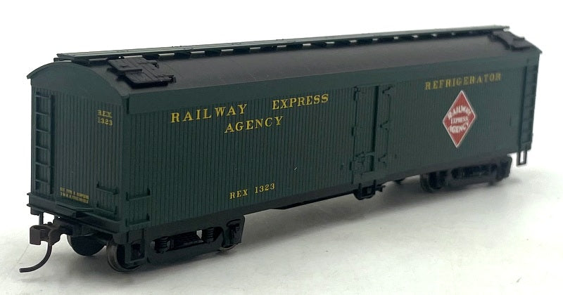 Athearn 92562 (1/87) Scale - '50 Express Reefer 1323 Railway Express Agency