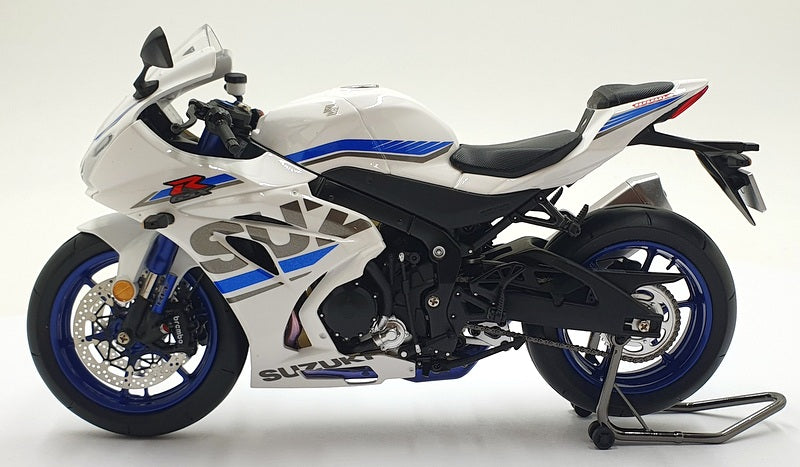 LCD Models 1/12 Scale 02136 - Suzuki GSX-R R1000 Motorbike  - White/Blue